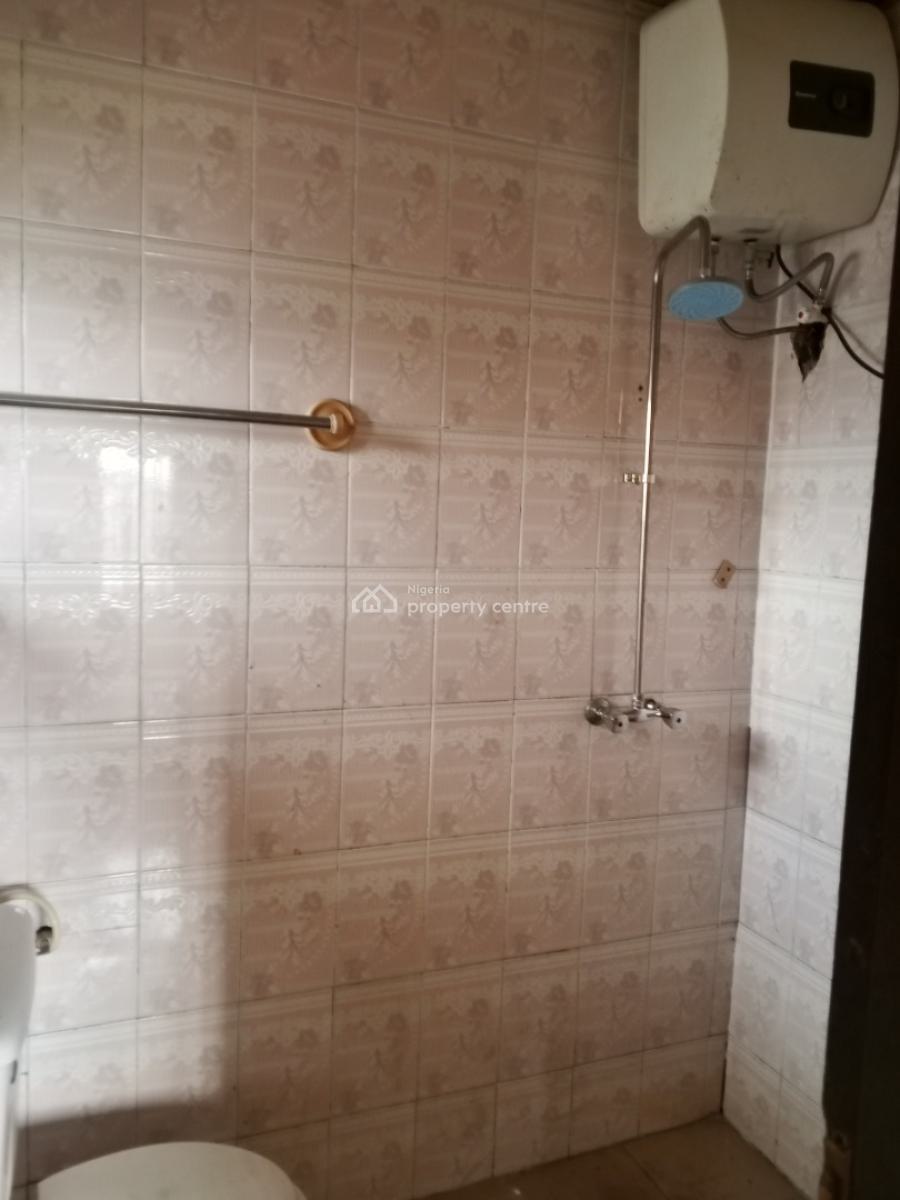 3 Bedroom Flat with Standard Facilities, Off Okporo Road, Rumuodara, Port Harcourt, Rivers, Flat / Apartment for Rent