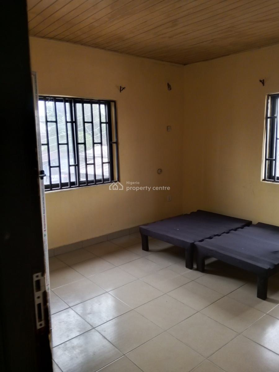 3 Bedroom Flat with Standard Facilities, Off Okporo Road, Rumuodara, Port Harcourt, Rivers, Flat / Apartment for Rent