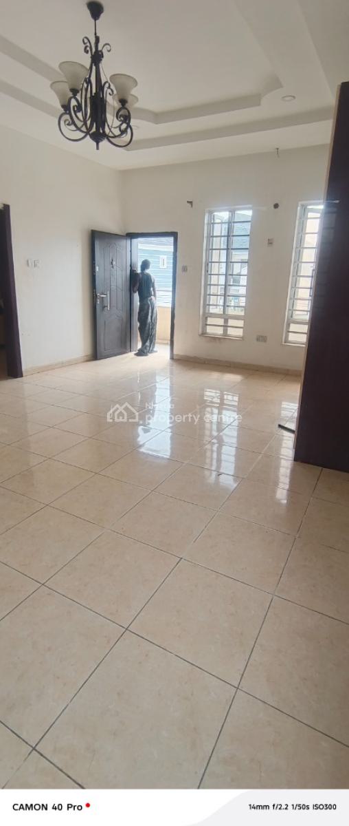 Very Big Master Bedroom in Ikota, Before Gra Gate, Road 32, Ikota, Lekki, Lagos, Self Contain (single Rooms) for Rent