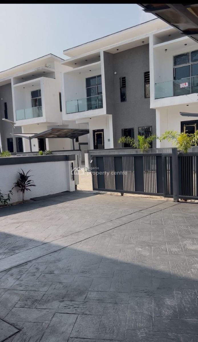 4 Bedroom Duplex, Royal Pine Estate, Lekki Phase 2, Lekki, Lagos, Flat / Apartment for Rent