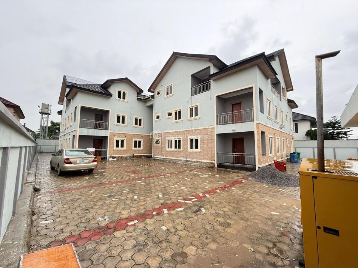 Well Maintained 7 Units of 3 and 2 Bedroom Apartment, Lekki Phase 1, Lekki, Lagos, House for Rent