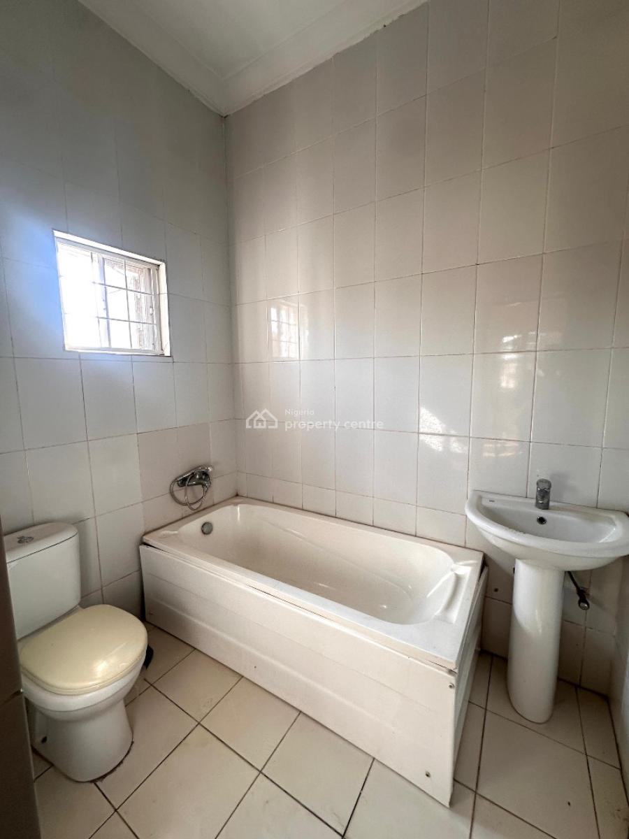 Spacious Renovated 3bedrooms Flats, Jahi Gilmore, Jahi, Abuja, Flat / Apartment for Rent