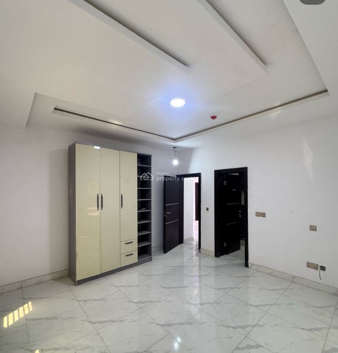 2 Bedrooms Apartment with Swimming Pool and 24 Hrs Electricity, Lekki Phase 1, Lekki, Lagos, Flat / Apartment for Rent