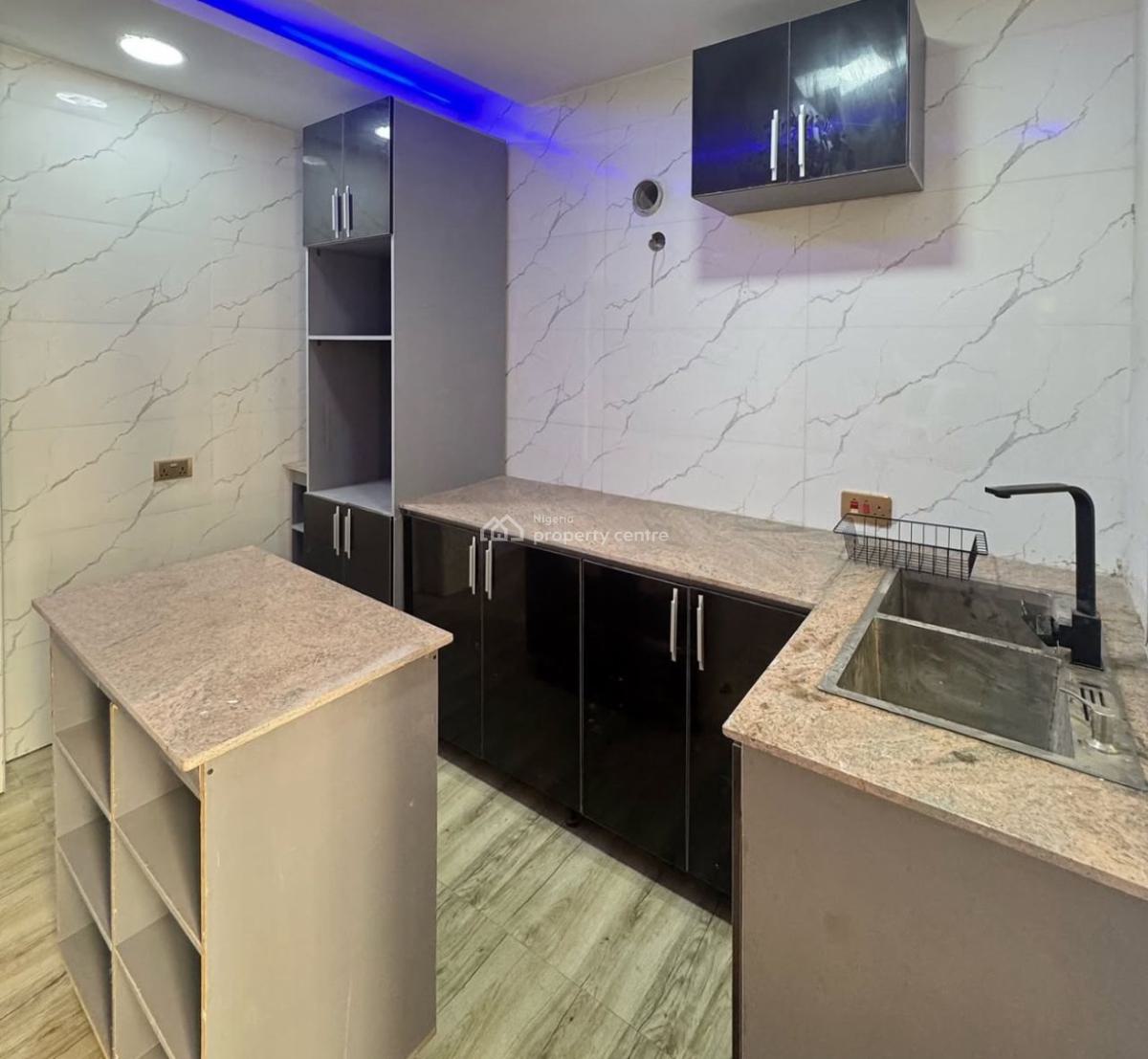 2 Bedrooms Apartment with Swimming Pool and 24 Hrs Electricity, Lekki Phase 1, Lekki, Lagos, Flat / Apartment for Rent