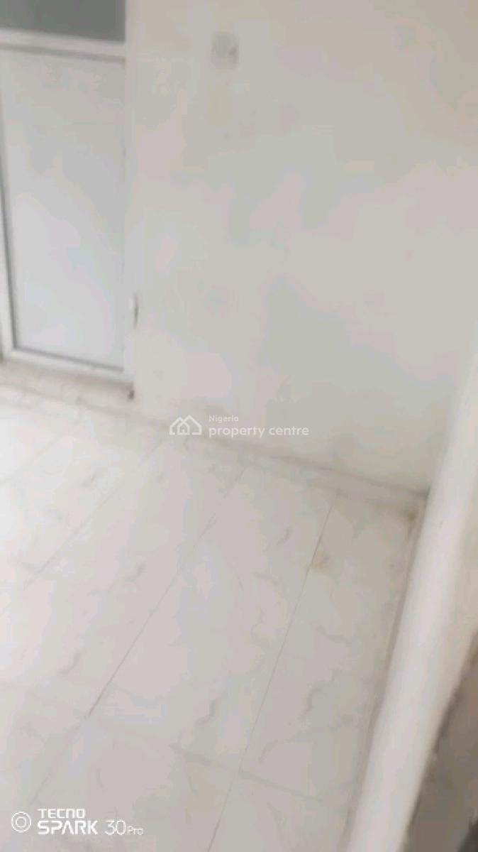 Spacious Miniflat Upstairs with Personal Prepaid Metre, Alagomeji, Yaba, Lagos, Mini Flat (room and Parlour) for Rent