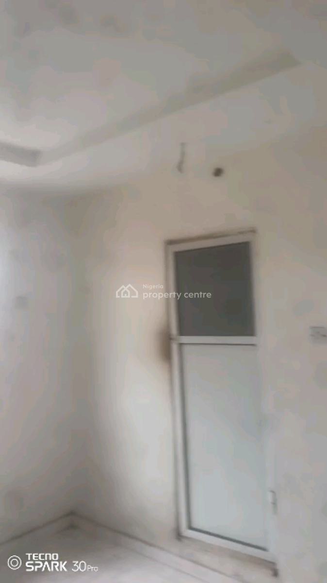 Spacious Miniflat Upstairs with Personal Prepaid Metre, Alagomeji, Yaba, Lagos, Mini Flat (room and Parlour) for Rent