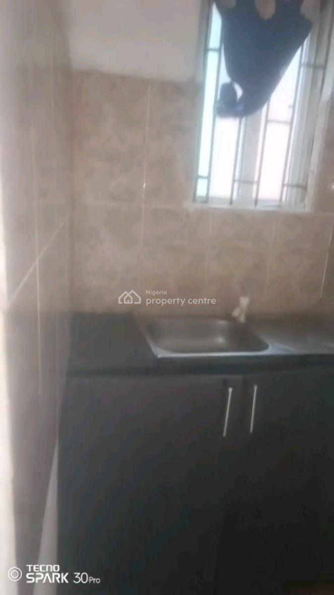 Spacious Miniflat Upstairs with Personal Prepaid Metre, Alagomeji, Yaba, Lagos, Mini Flat (room and Parlour) for Rent