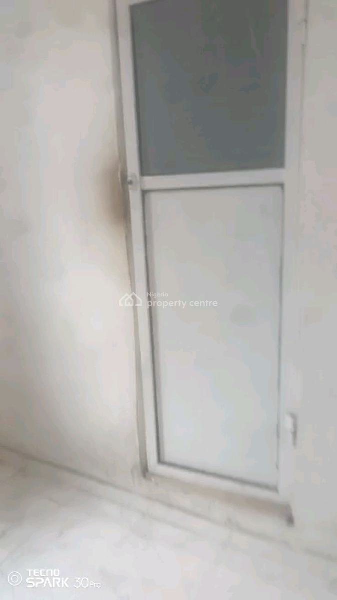 Spacious Miniflat Upstairs with Personal Prepaid Metre, Balcony, Alagomeji, Yaba, Lagos, Mini Flat (room and Parlour) for Rent