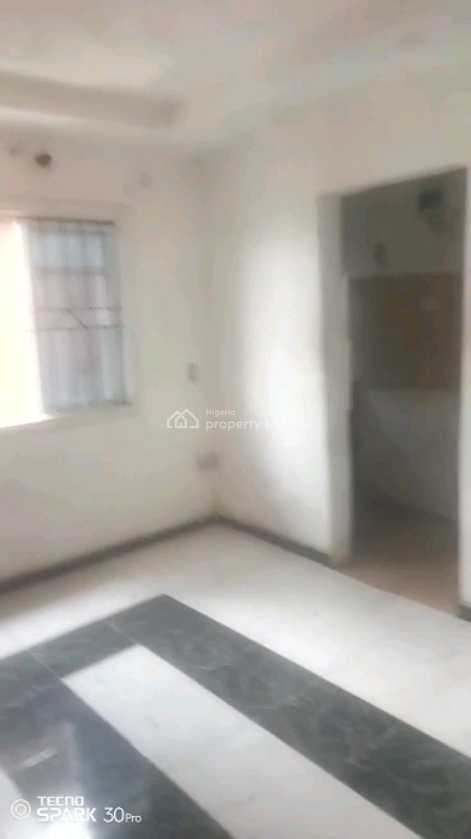 Spacious Miniflat Upstairs with Personal Prepaid Metre, Balcony, Alagomeji, Yaba, Lagos, Mini Flat (room and Parlour) for Rent