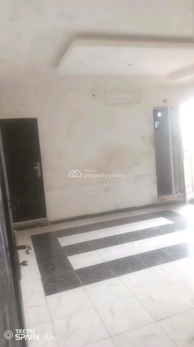 Spacious Miniflat Upstairs with Personal Prepaid Metre, Balcony, Alagomeji, Yaba, Lagos, Mini Flat (room and Parlour) for Rent