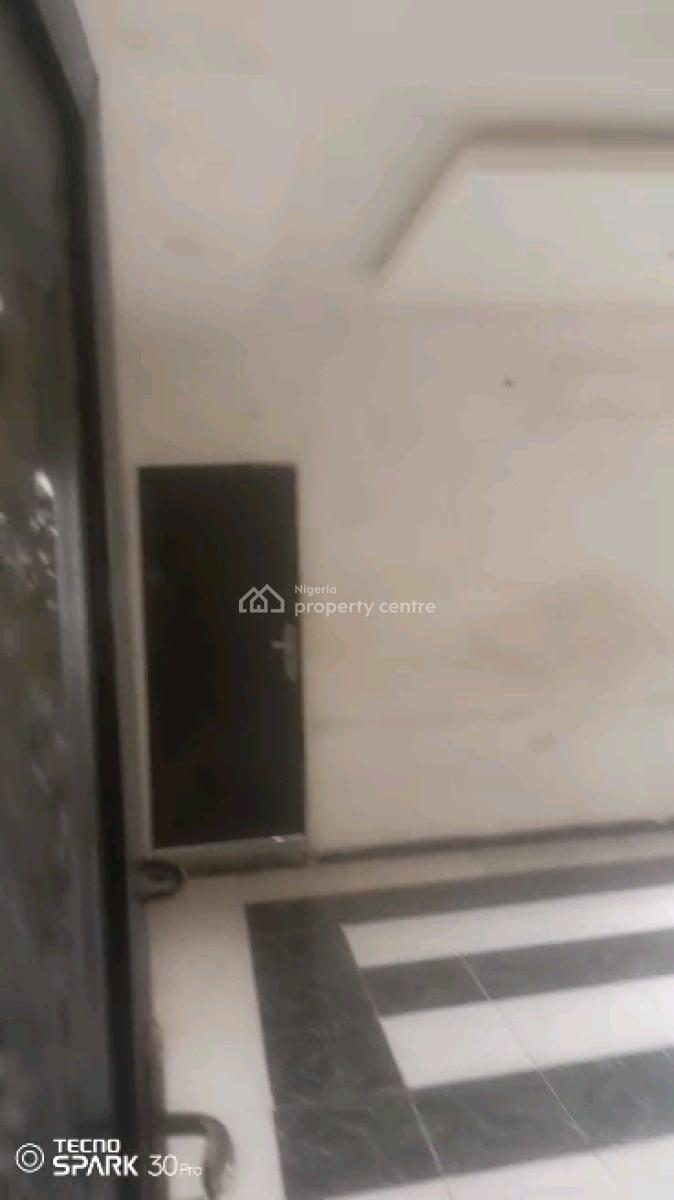 Spacious Miniflat Upstairs with Personal Prepaid Metre, Balcony, Alagomeji, Yaba, Lagos, Mini Flat (room and Parlour) for Rent