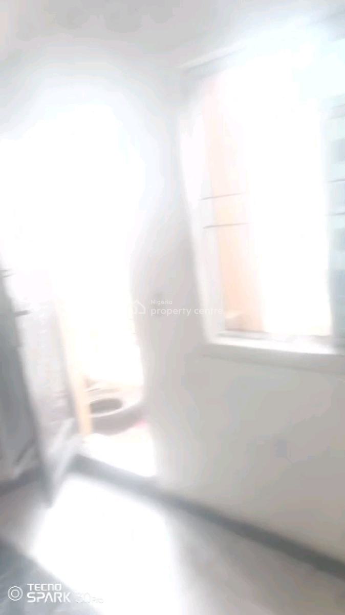 Spacious Miniflat Upstairs with Personal Prepaid Metre, Balcony, Alagomeji, Yaba, Lagos, Mini Flat (room and Parlour) for Rent