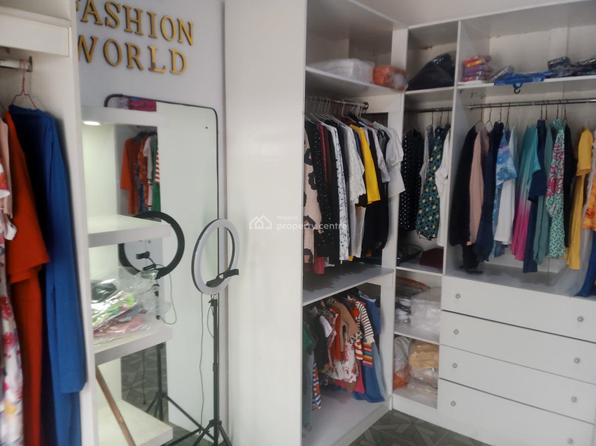 Very Sharp and Standard Shop in a Busy Location, Oribanwa, Ibeju Lekki, Lagos, Shop for Rent