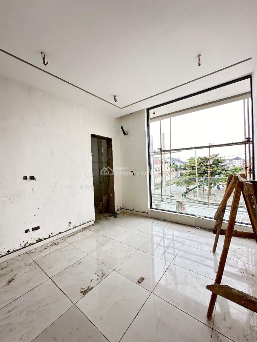 Spacious 2 Bedroom Apartment with a Reception, Elevator, Pool and Gym., Lekki Phase 1, Lekki, Lagos, Flat / Apartment for Sale