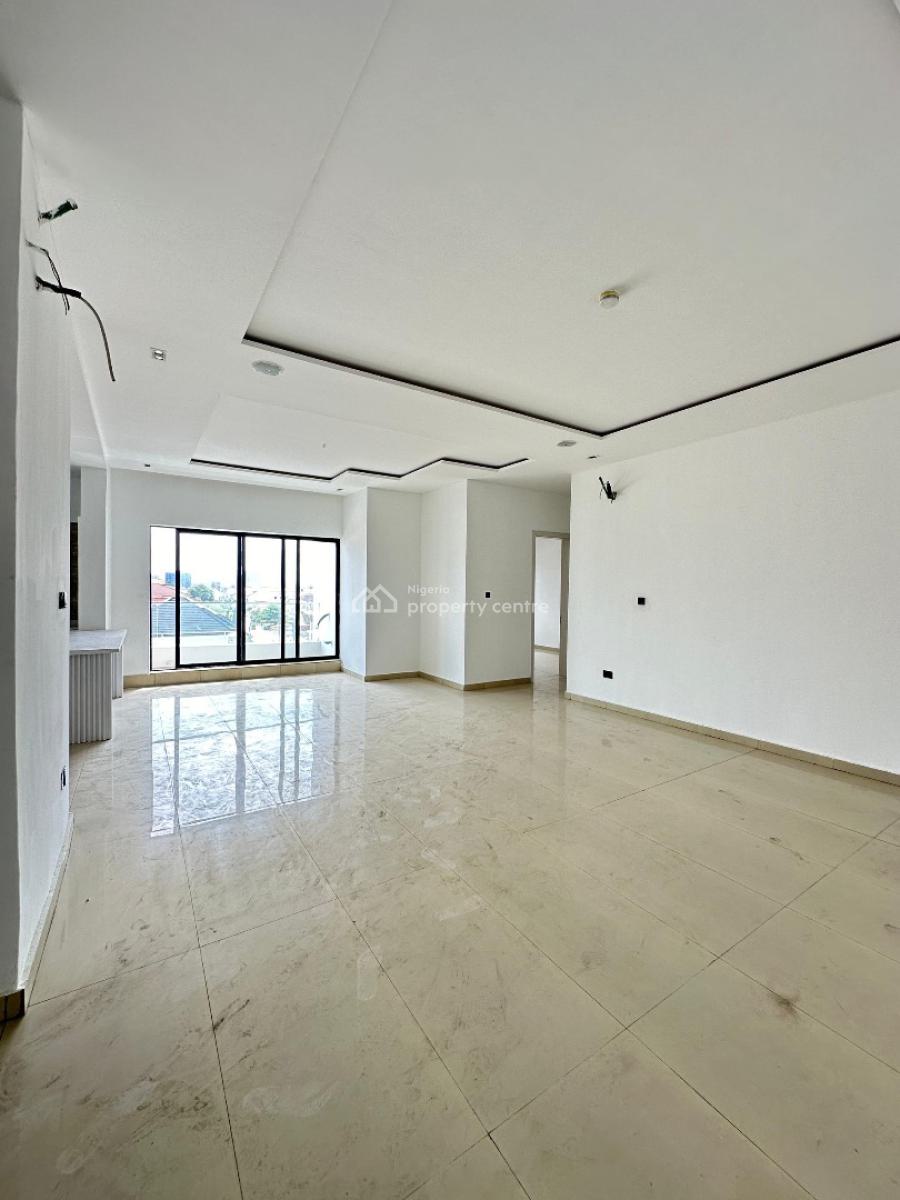 Spacious 3 Bedroom Apartment with Pool, Elevator and Gym., Lekki Phase 1, Lekki, Lagos, Flat / Apartment for Sale