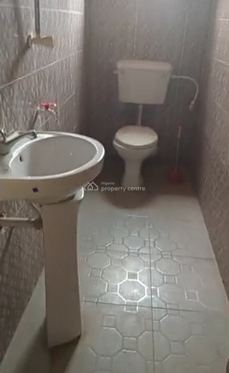 Spacious Room Selfcon { Upstairs}, Orinbanwa Phase 1, Awoyaya, Ibeju Lekki, Lagos, Self Contain (single Rooms) for Rent