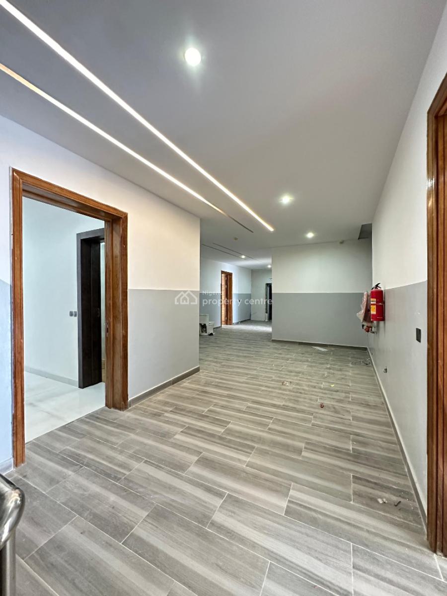 Spacious 2 Bedroom Apartment with Elevator and Gym., Lekki Phase 1, Lekki, Lagos, Flat / Apartment for Sale