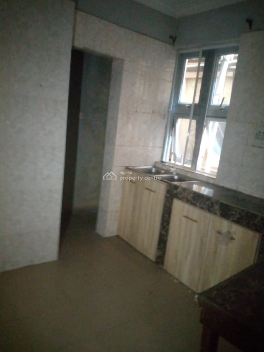 Spacious 2-bedroom Flat, Alagomeji, Yaba, Lagos, Flat / Apartment for Rent