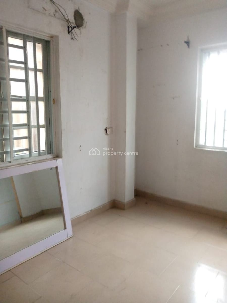 Spacious 2-bedroom Flat, Alagomeji, Yaba, Lagos, Flat / Apartment for Rent
