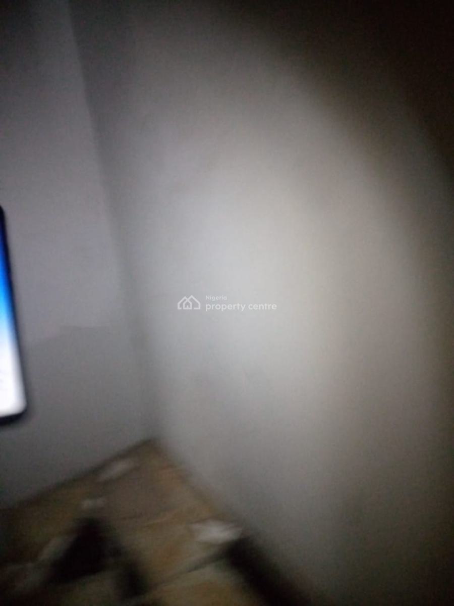 Spacious 2-bedroom Flat, Alagomeji, Yaba, Lagos, Flat / Apartment for Rent