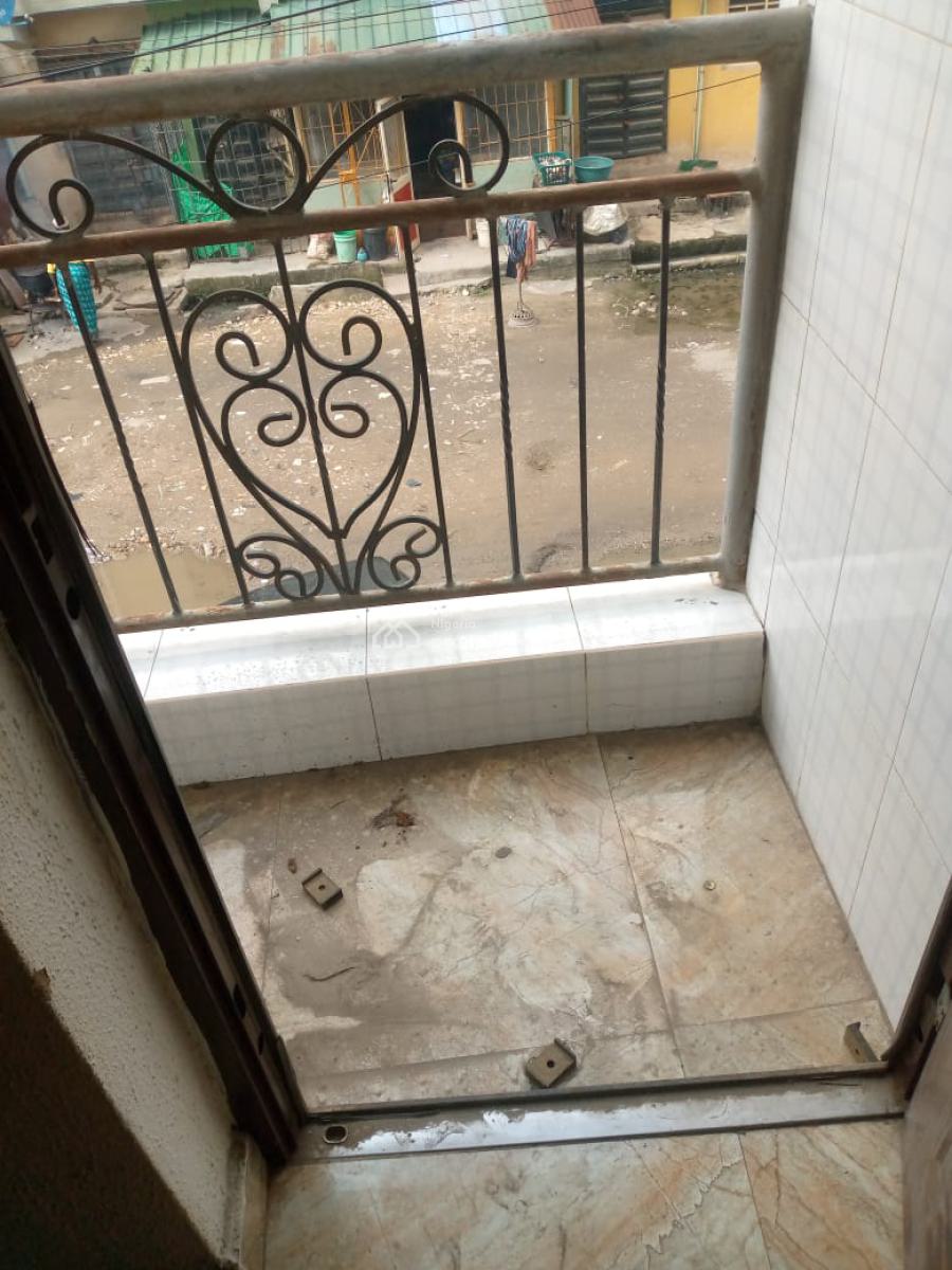 Spacious 2-bedroom Flat, Alagomeji, Yaba, Lagos, Flat / Apartment for Rent