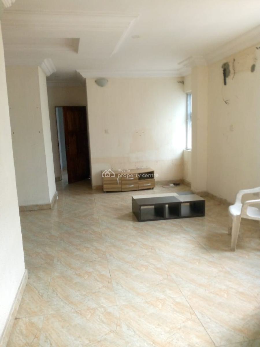 Spacious 2-bedroom Flat, Alagomeji, Yaba, Lagos, Flat / Apartment for Rent
