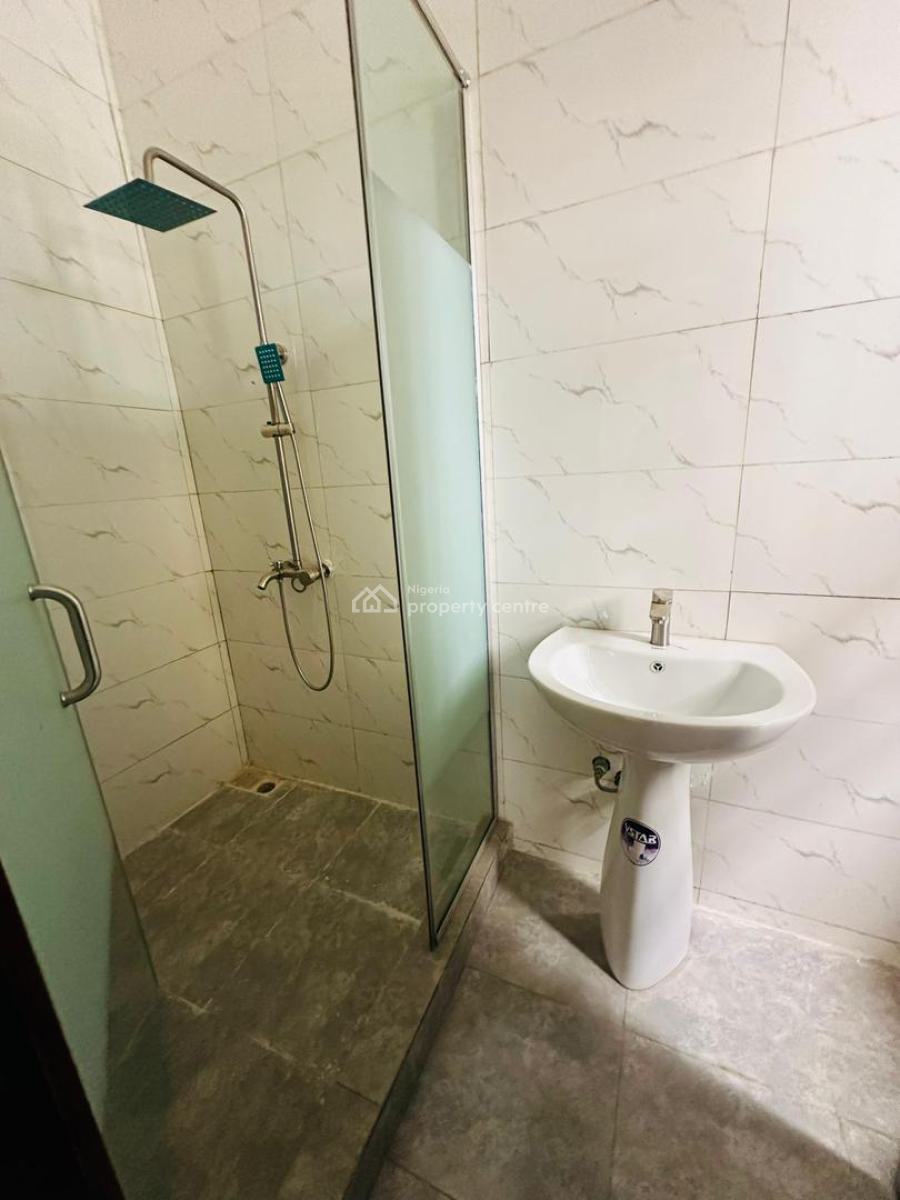 Elegant 5 Bedroom Fully Detached Duplex with Bq, Spaciously Designed Home with Large Compound Space, Bq in an Estate, Gra Phase 2, Magodo, Lagos, Detached Duplex for Sale