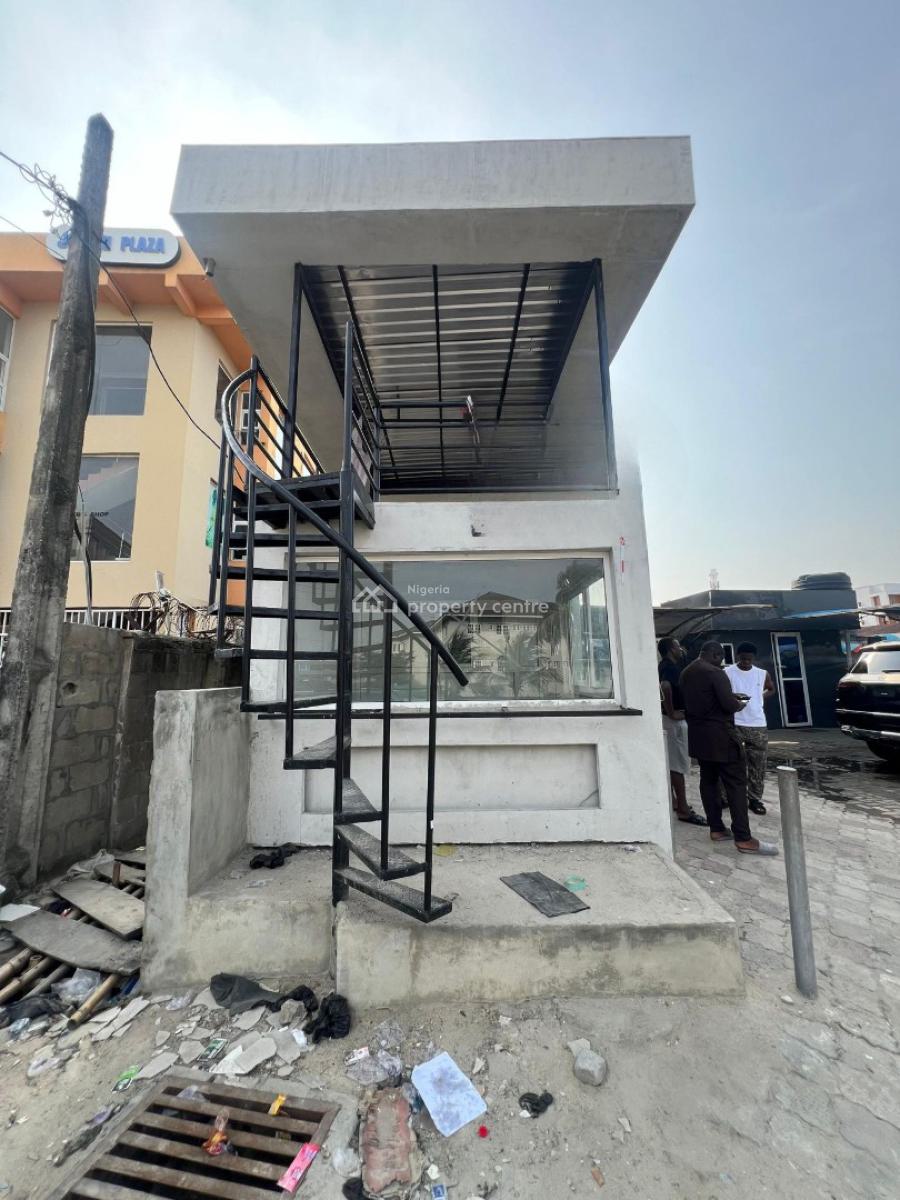Spacious Shop Space  Facing The Express in a Prime Environment, Jakande, Lekki, Lagos, Shop for Rent