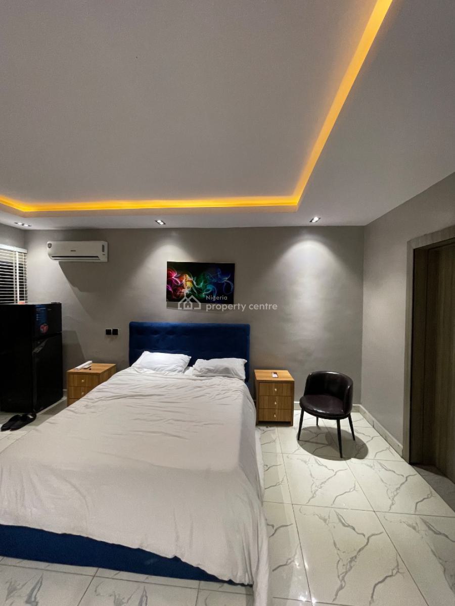 Spacious 1bedroom Studio Apartment, Gra, Ogudu, Lagos, Self Contain (single Rooms) Short Let