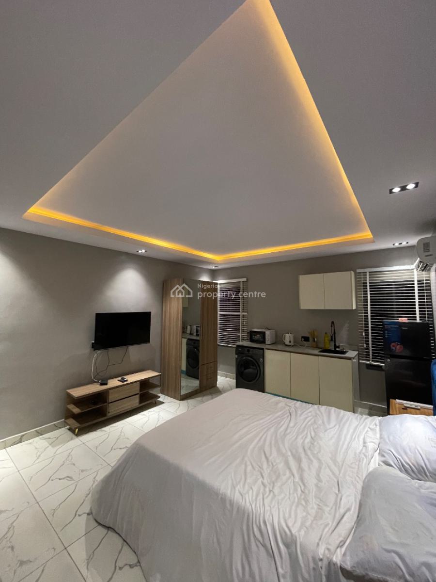 Spacious 1bedroom Studio Apartment, Gra, Ogudu, Lagos, Self Contain (single Rooms) Short Let