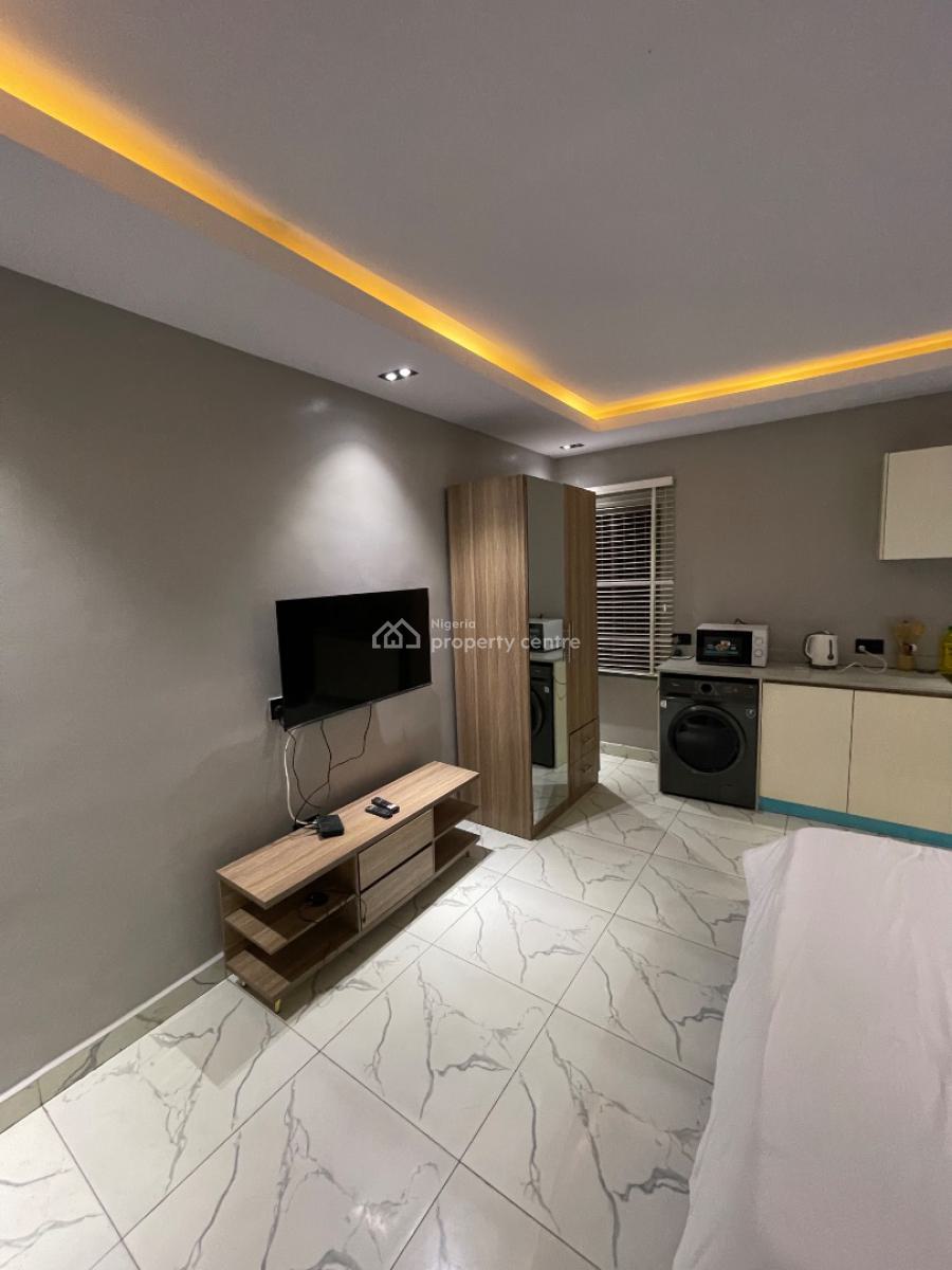 Spacious 1bedroom Studio Apartment, Gra, Ogudu, Lagos, Self Contain (single Rooms) Short Let