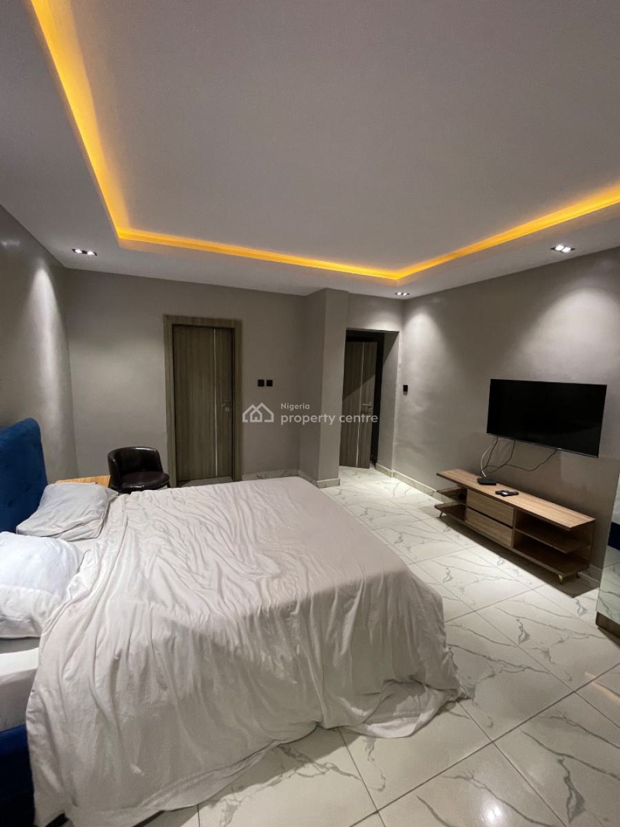 Spacious 1bedroom Studio Apartment, Gra, Ogudu, Lagos, Self Contain (single Rooms) Short Let