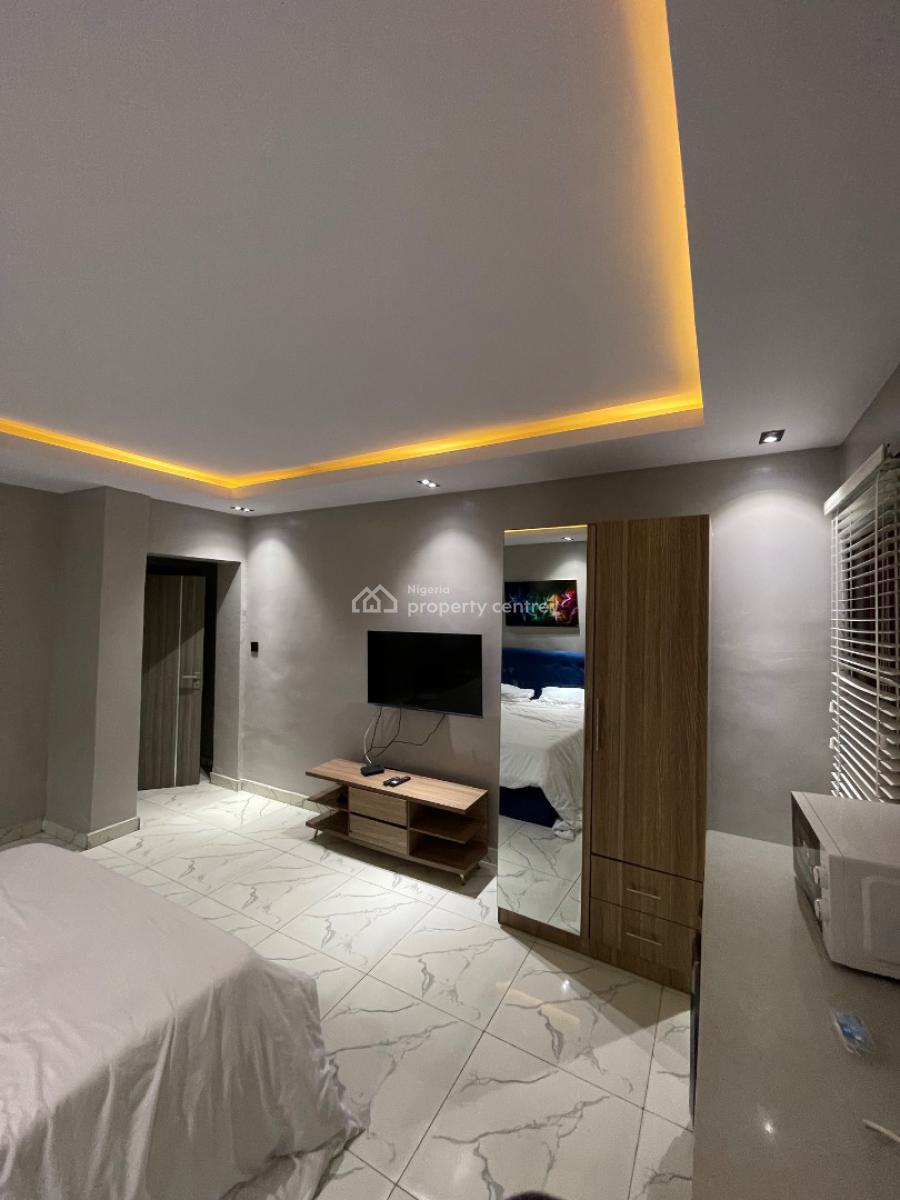 Spacious 1bedroom Studio Apartment, Gra, Ogudu, Lagos, Self Contain (single Rooms) Short Let