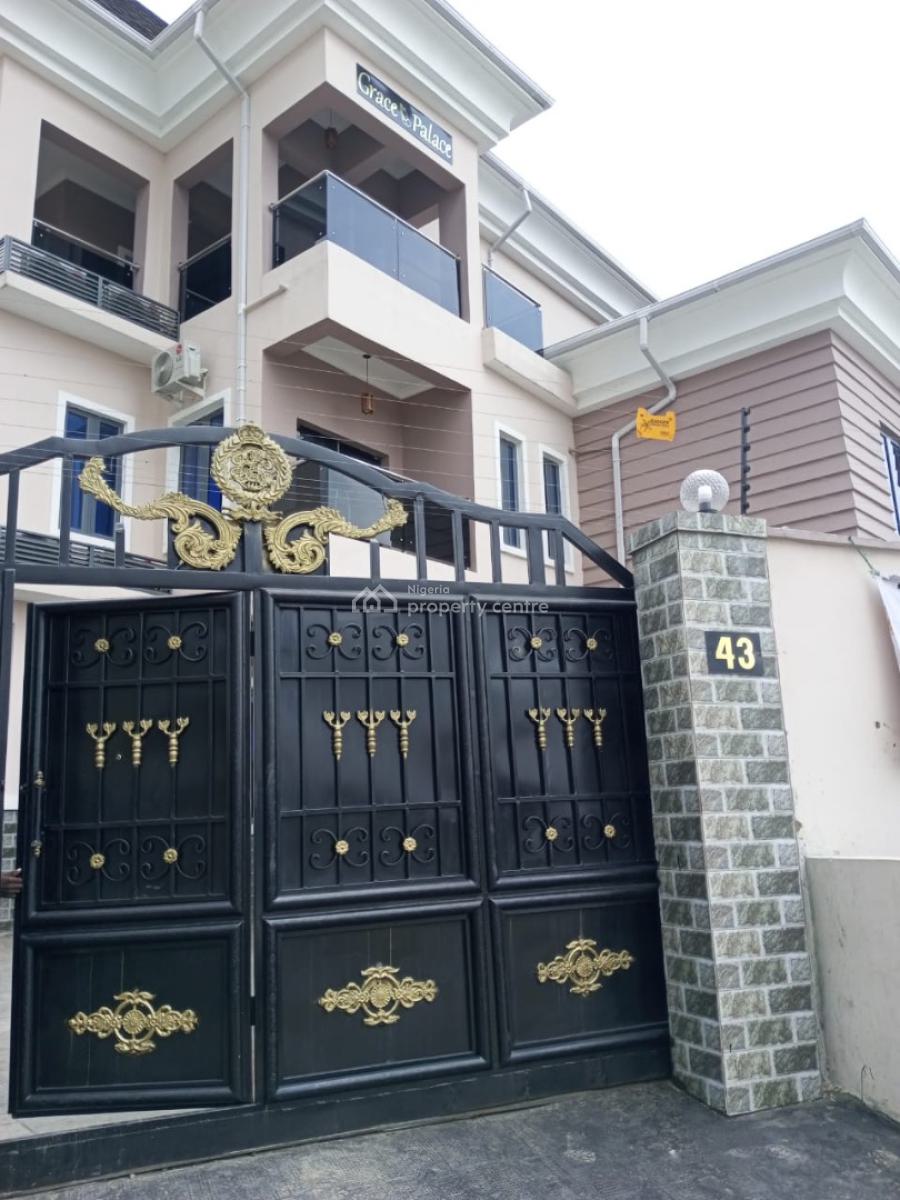 Relatively New 3 Bedroom Flat, Pedro, Gbagada, Lagos, House for Rent