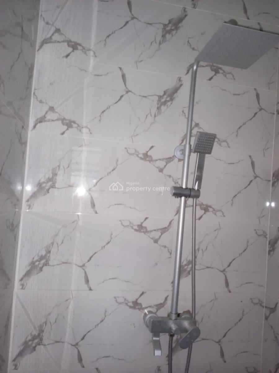 Relatively New 3 Bedroom Flat, Pedro, Gbagada, Lagos, House for Rent