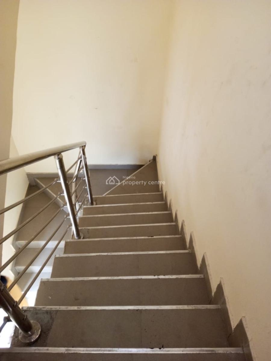 Relatively New 3 Bedroom Flat, Pedro, Gbagada, Lagos, House for Rent
