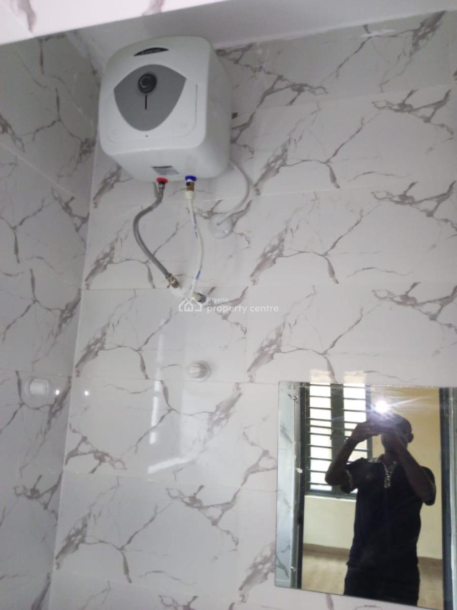 Relatively New 3 Bedroom Flat, Pedro, Gbagada, Lagos, House for Rent