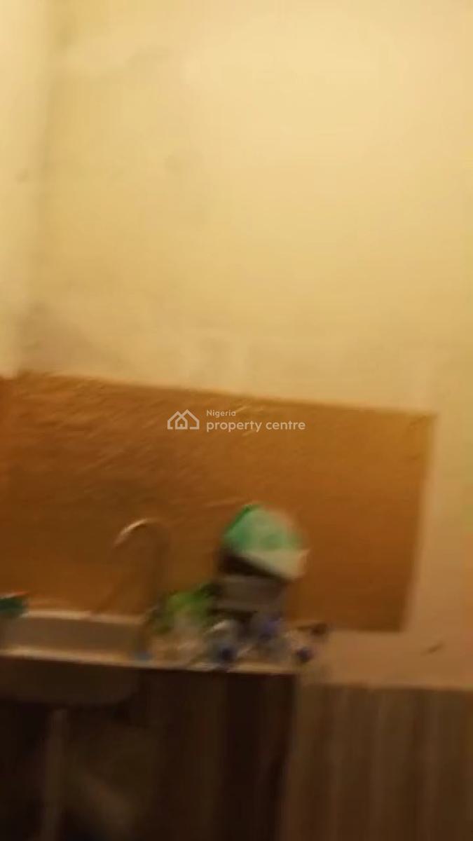 Bq with Kitchenette, Off Palace Road, Oniru, Victoria Island (vi), Lagos, Self Contain (single Rooms) for Rent