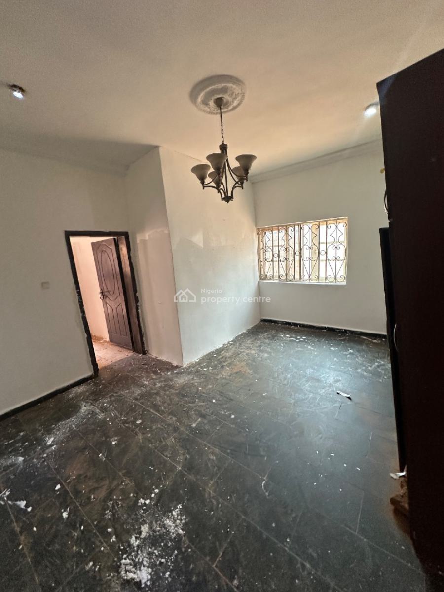 a Standard One Bedroom Apartment in a Decent Neighborhood, Not Far From Starview Hotel 4th Avenue, Gwarinpa, Abuja, Mini Flat (room and Parlour) for Rent