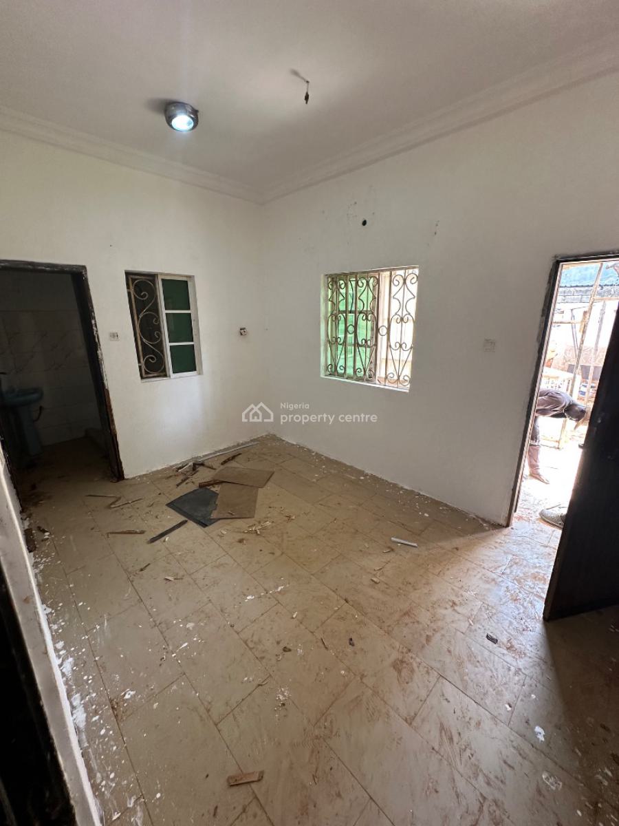 a Standard One Bedroom Apartment in a Decent Neighborhood, Not Far From Starview Hotel 4th Avenue, Gwarinpa, Abuja, Mini Flat (room and Parlour) for Rent