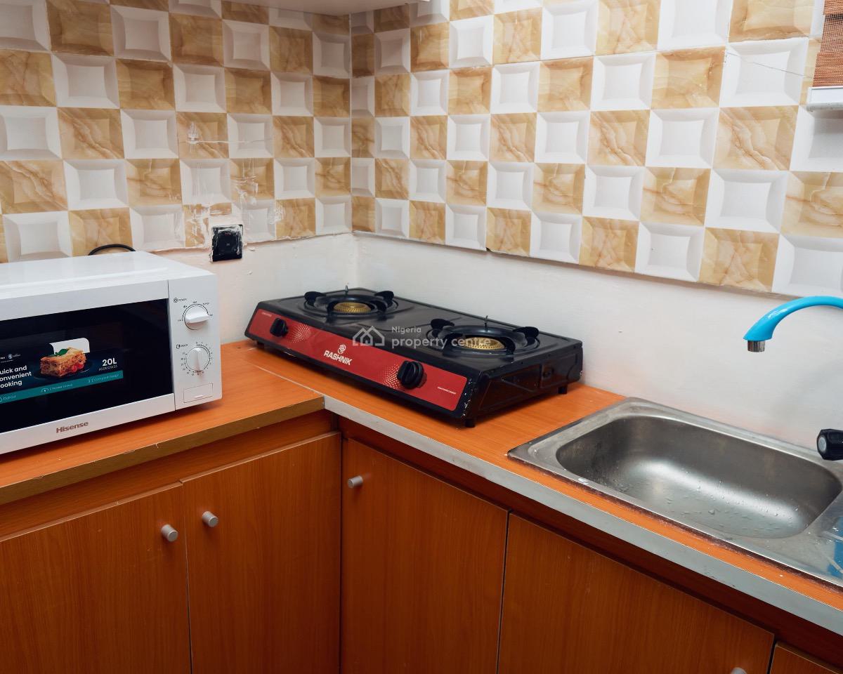 Beautiful Studio Apartment Available, No 4 Ofo Street, Pedro Road, Gbagada Phase 1, Gbagada, Lagos, Self Contain (single Rooms) Short Let