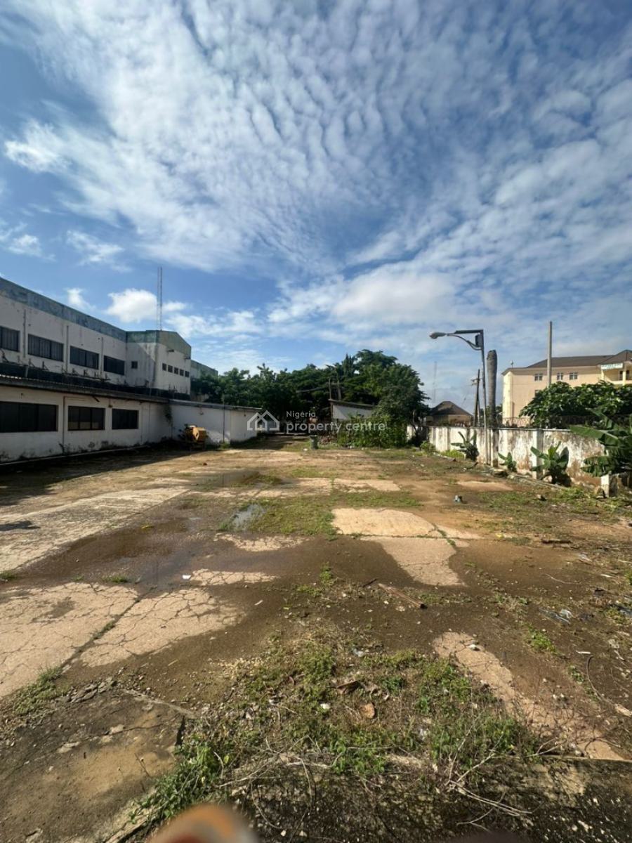 Prime Commercial Property  --  6,000sqm, Kaduna, Kaduna North, Kaduna, Plaza / Complex / Mall for Sale