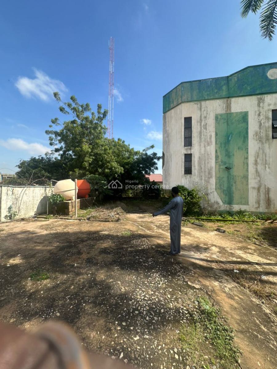 Prime Commercial Property  --  6,000sqm, Kaduna, Kaduna North, Kaduna, Plaza / Complex / Mall for Sale