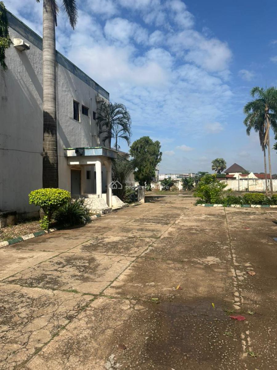 Prime Commercial Property  --  6,000sqm, Kaduna, Kaduna North, Kaduna, Plaza / Complex / Mall for Sale