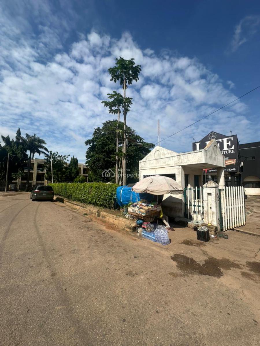 Prime Commercial Property  --  6,000sqm, Kaduna, Kaduna North, Kaduna, Plaza / Complex / Mall for Sale