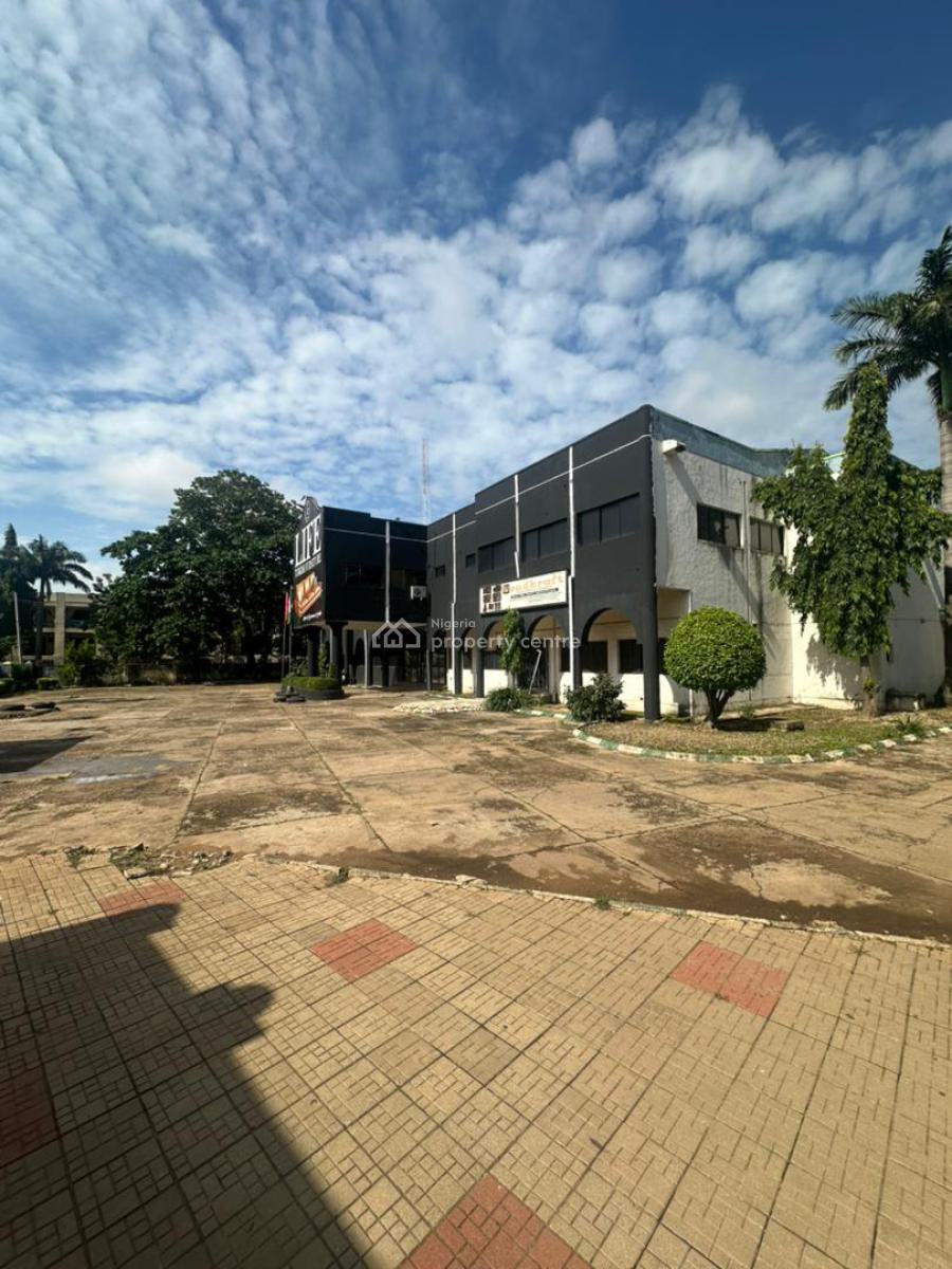 Prime Commercial Property  --  6,000sqm, Kaduna, Kaduna North, Kaduna, Plaza / Complex / Mall for Sale