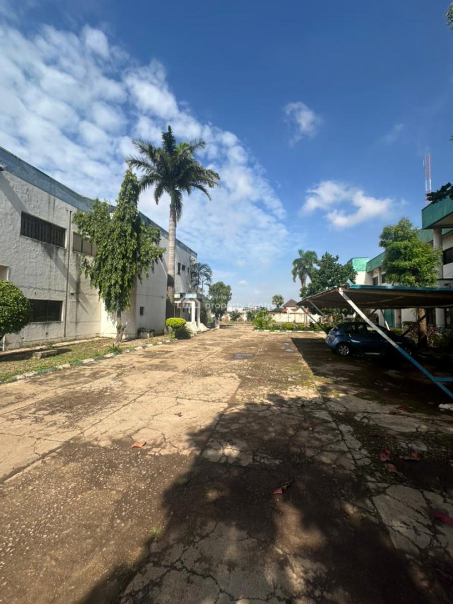 Prime Commercial Property  --  6,000sqm, Kaduna, Kaduna North, Kaduna, Plaza / Complex / Mall for Sale