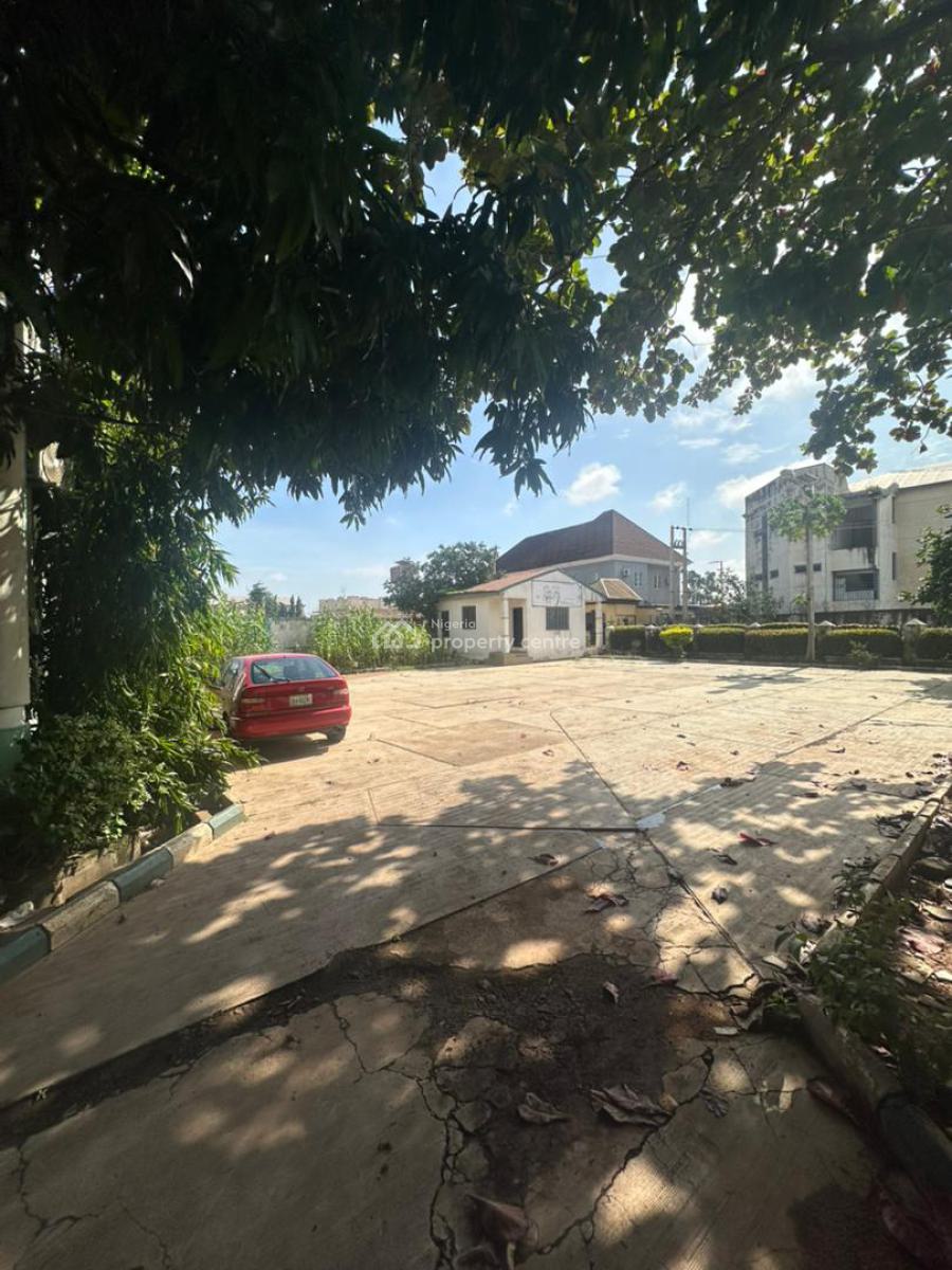 Prime Commercial Property  --  6,000sqm, Kaduna, Kaduna North, Kaduna, Plaza / Complex / Mall for Sale