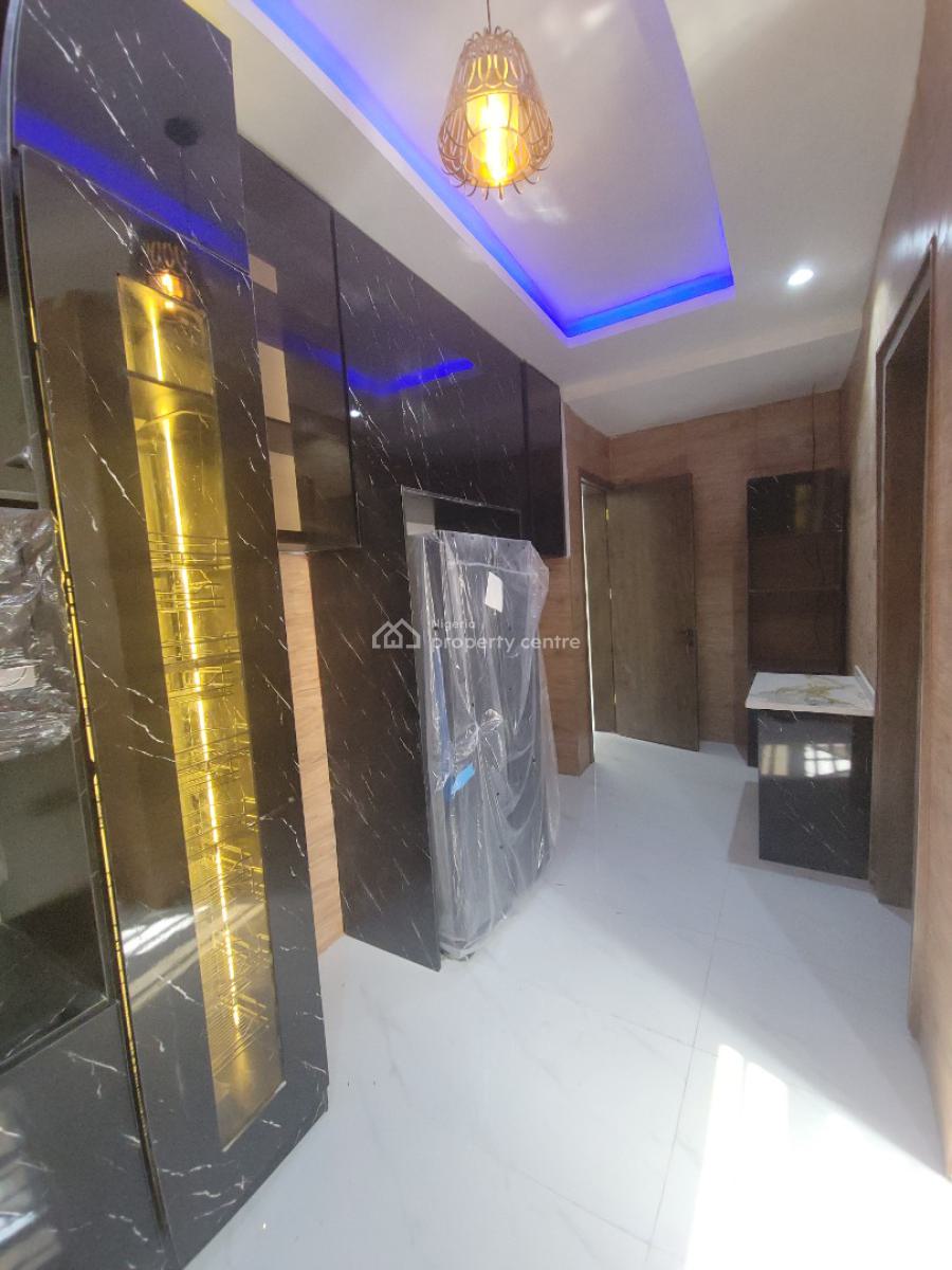 2 Bedroom Flat, Lekki Phase 1, Lekki, Lagos, Flat / Apartment for Sale