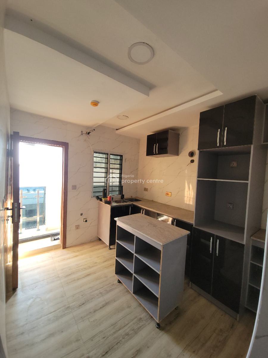 2 Bedroom Flat with Bq, Lekki Phase 1, Lekki, Lagos, Flat / Apartment for Sale
